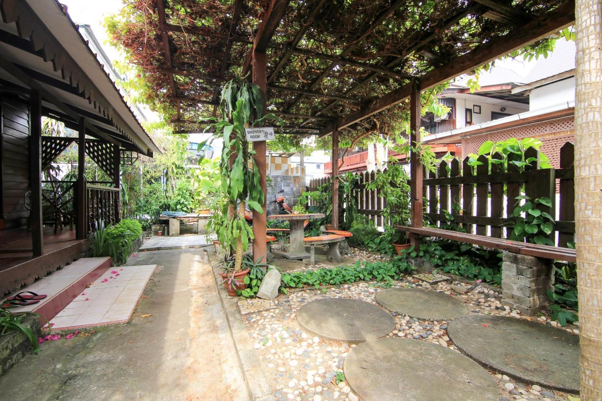 Ombak Inn Chalet Kampung Teluk Nipah Exterior foto