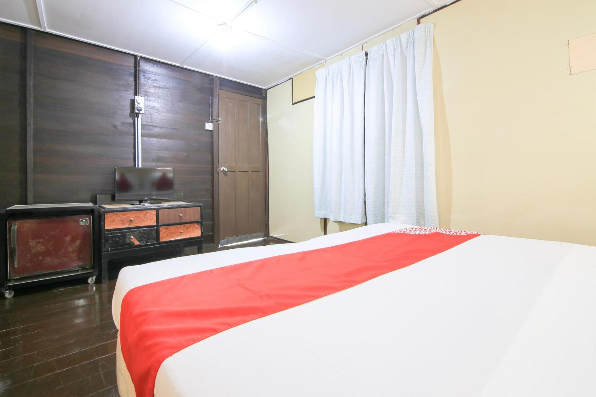 Ombak Inn Chalet Kampung Teluk Nipah Exterior foto