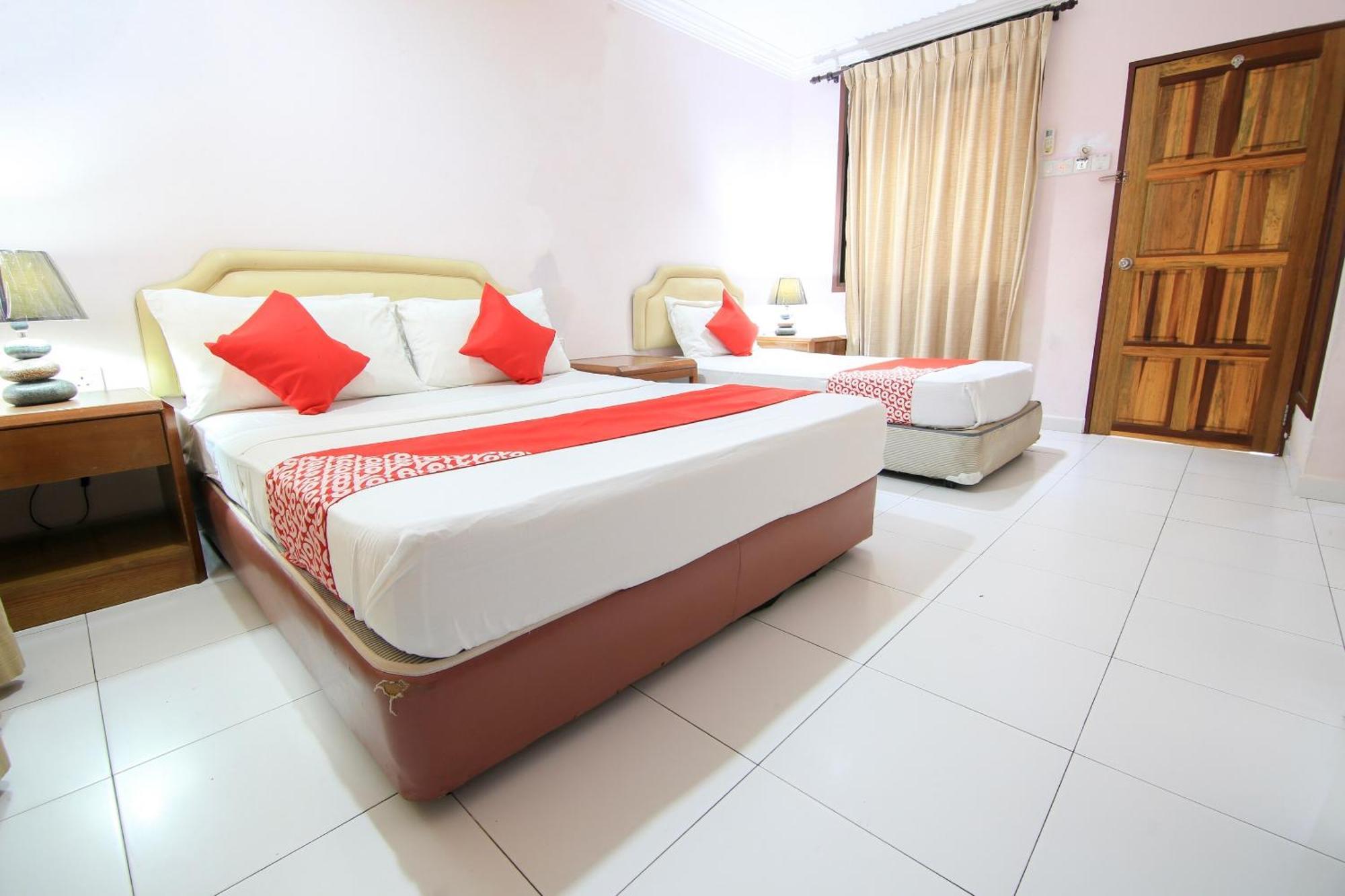 Ombak Inn Chalet Kampung Teluk Nipah Exterior foto